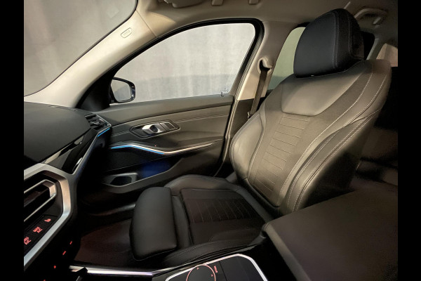BMW 3 Serie Touring 330e xDrive Sport Line 18"/Sportstoelen + memory/Stoel + stuurverwarming/Keyless/PDC/Apple Carplay & Android Auto