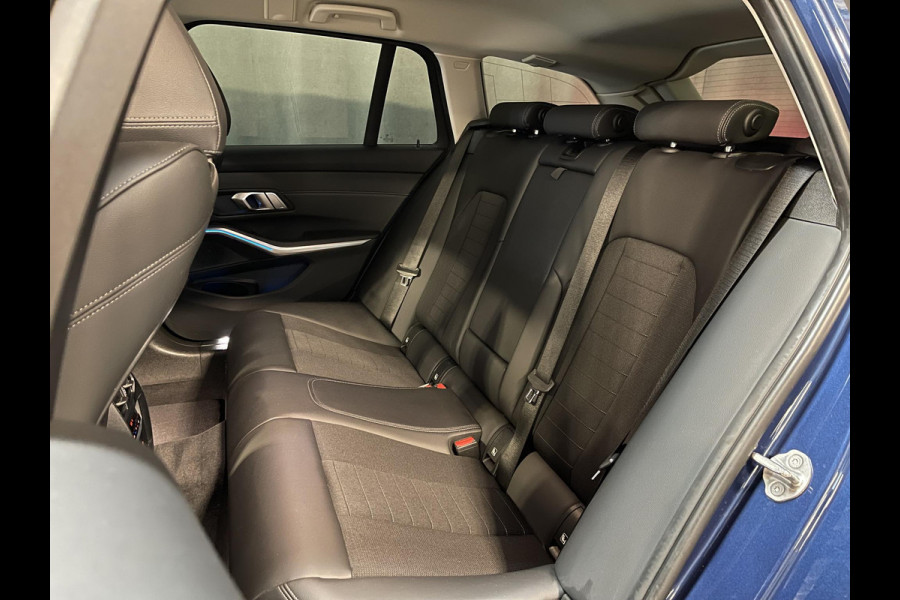 BMW 3 Serie Touring 330e xDrive Sport Line 18"/Sportstoelen + memory/Stoel + stuurverwarming/Keyless/PDC/Apple Carplay & Android Auto