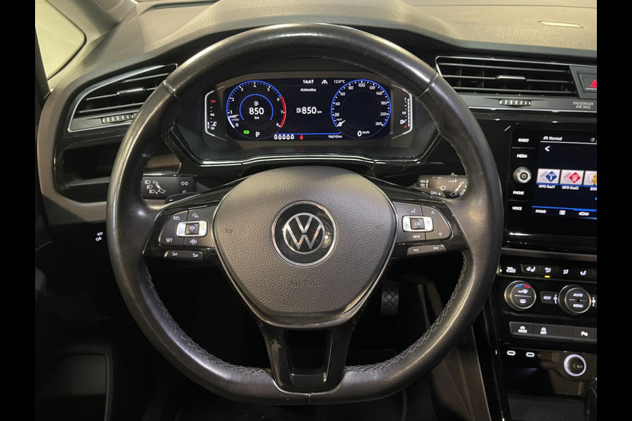 Volkswagen Touran 1.5 TSI Highline 7p 16"/Stoel + stuurverwarming + massage/Keyless/Elektrische klep/PDC v+a/Apple Carplay & Android Auto