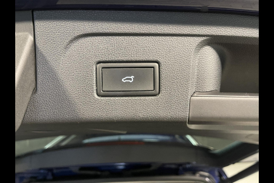 Volkswagen Touran 1.5 TSI Highline 7p 16"/Stoel + stuurverwarming + massage/Keyless/Elektrische klep/PDC v+a/Apple Carplay & Android Auto