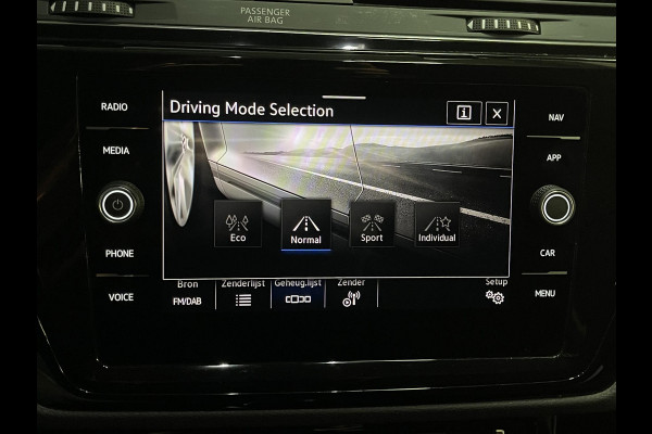 Volkswagen Touran 1.5 TSI Highline 7p 16"/Stoel + stuurverwarming + massage/Keyless/Elektrische klep/PDC v+a/Apple Carplay & Android Auto