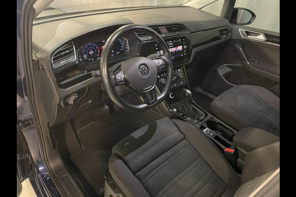 Volkswagen Touran 1.5 TSI Highline 7p 16"/Stoel + stuurverwarming + massage/Keyless/Elektrische klep/PDC v+a/Apple Carplay & Android Auto