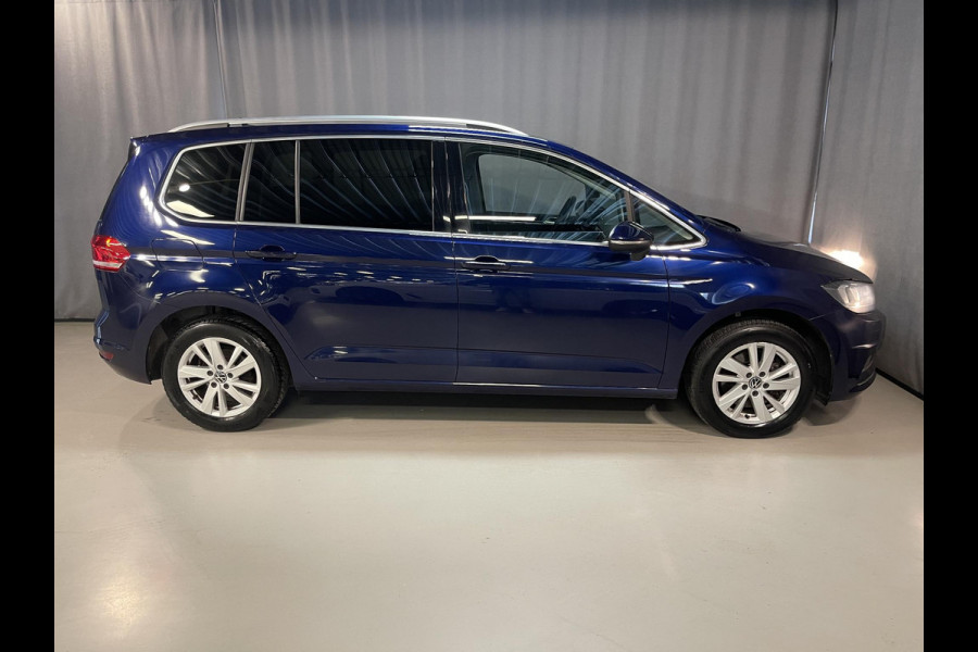 Volkswagen Touran 1.5 TSI Highline 7p 16"/Stoel + stuurverwarming + massage/Keyless/Elektrische klep/PDC v+a/Apple Carplay & Android Auto