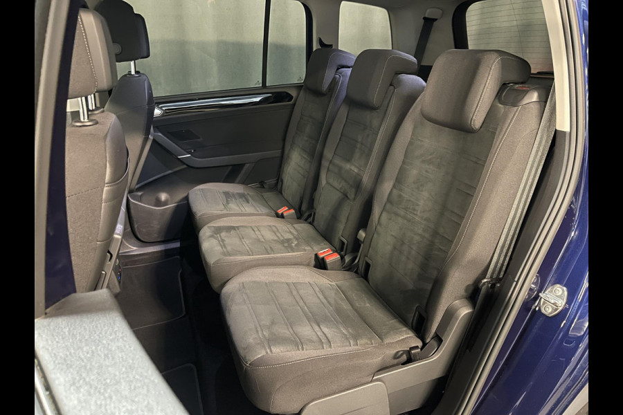 Volkswagen Touran 1.5 TSI Highline 7p 16"/Stoel + stuurverwarming + massage/Keyless/Elektrische klep/PDC v+a/Apple Carplay & Android Auto