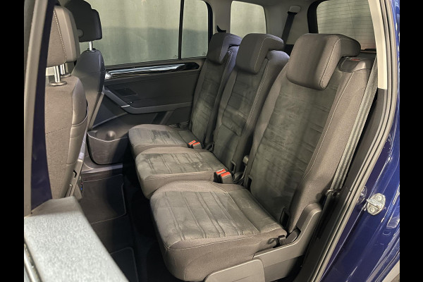 Volkswagen Touran 1.5 TSI Highline 7p 16"/Stoel + stuurverwarming + massage/Keyless/Elektrische klep/PDC v+a/Apple Carplay & Android Auto