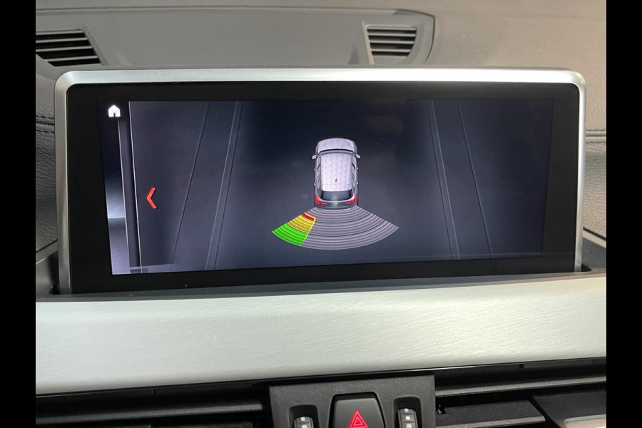 BMW X1 xDrive25e High Executive M Sport 18''/VOL Leder/Trekhaak/Stoelverwarming/Sportstoelen/Elektrische Klep/LED/DAB/Navigatie/PDC