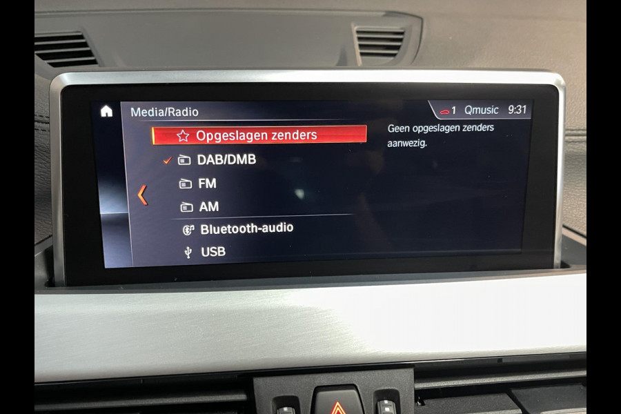 BMW X1 xDrive25e High Executive M Sport 18''/VOL Leder/Trekhaak/Stoelverwarming/Sportstoelen/Elektrische Klep/LED/DAB/Navigatie/PDC