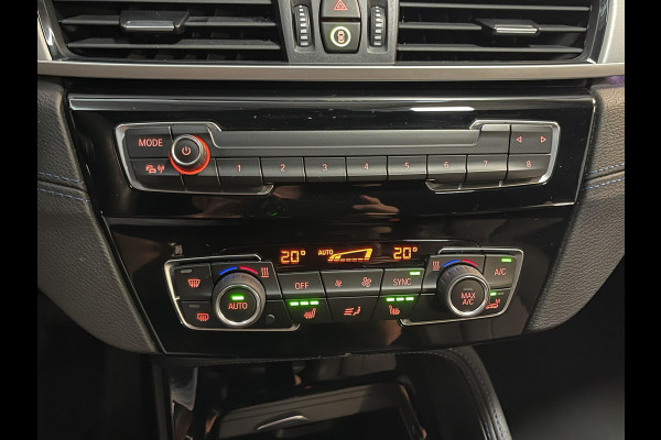 BMW X1 xDrive25e High Executive M Sport 18''/VOL Leder/Trekhaak/Stoelverwarming/Sportstoelen/Elektrische Klep/LED/DAB/Navigatie/PDC