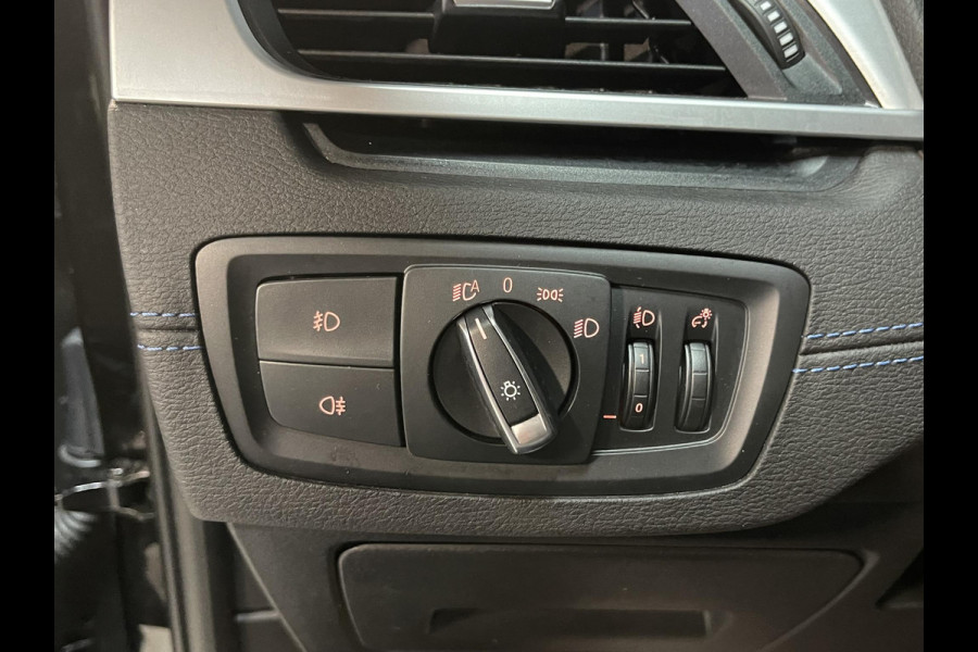 BMW X1 xDrive25e High Executive M Sport 18''/VOL Leder/Trekhaak/Stoelverwarming/Sportstoelen/Elektrische Klep/LED/DAB/Navigatie/PDC
