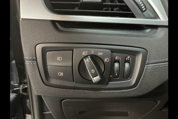 BMW X1 xDrive25e High Executive M Sport 18''/VOL Leder/Trekhaak/Stoelverwarming/Sportstoelen/Elektrische Klep/LED/DAB/Navigatie/PDC