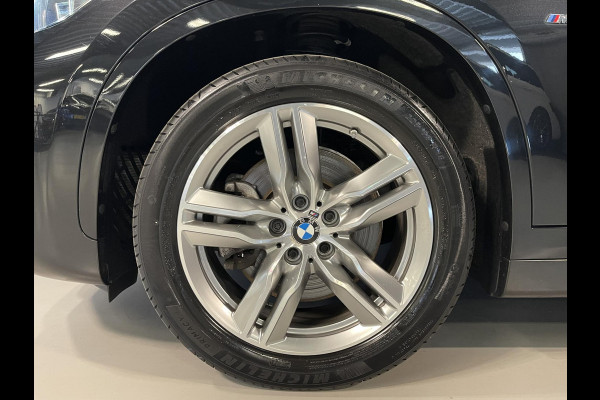 BMW X1 xDrive25e High Executive M Sport 18''/VOL Leder/Trekhaak/Stoelverwarming/Sportstoelen/Elektrische Klep/LED/DAB/Navigatie/PDC