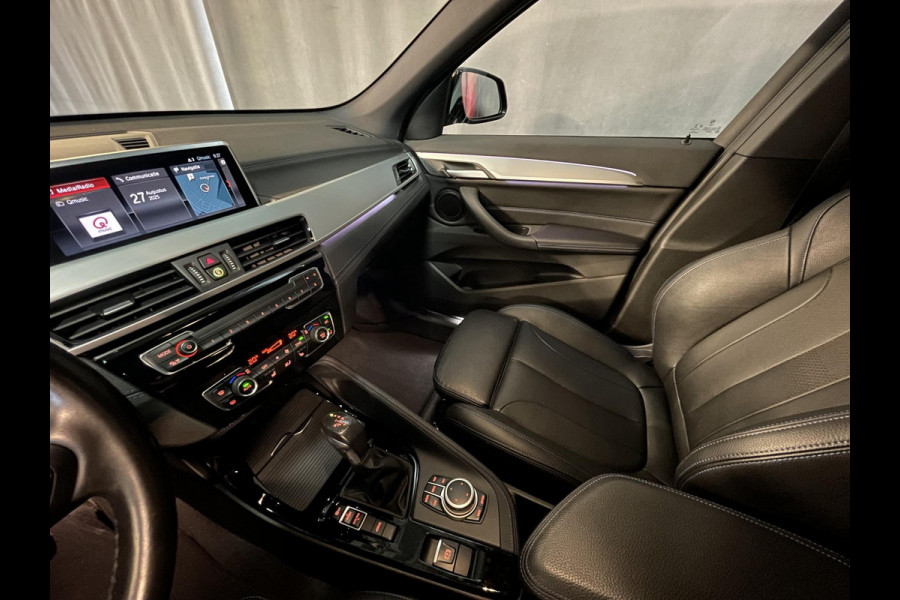 BMW X1 xDrive25e High Executive M Sport 18''/VOL Leder/Trekhaak/Stoelverwarming/Sportstoelen/Elektrische Klep/LED/DAB/Navigatie/PDC