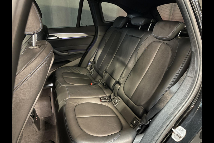 BMW X1 xDrive25e High Executive M Sport 18''/VOL Leder/Trekhaak/Stoelverwarming/Sportstoelen/Elektrische Klep/LED/DAB/Navigatie/PDC