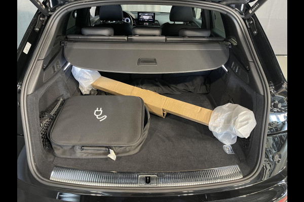 Audi Q5 55 TFSI e S edition Competition 19"/Sportstoelen/Stoelverwarming/Adaptieve cruise/Dodehoek/Camera/Apple Carplay & Android Auto