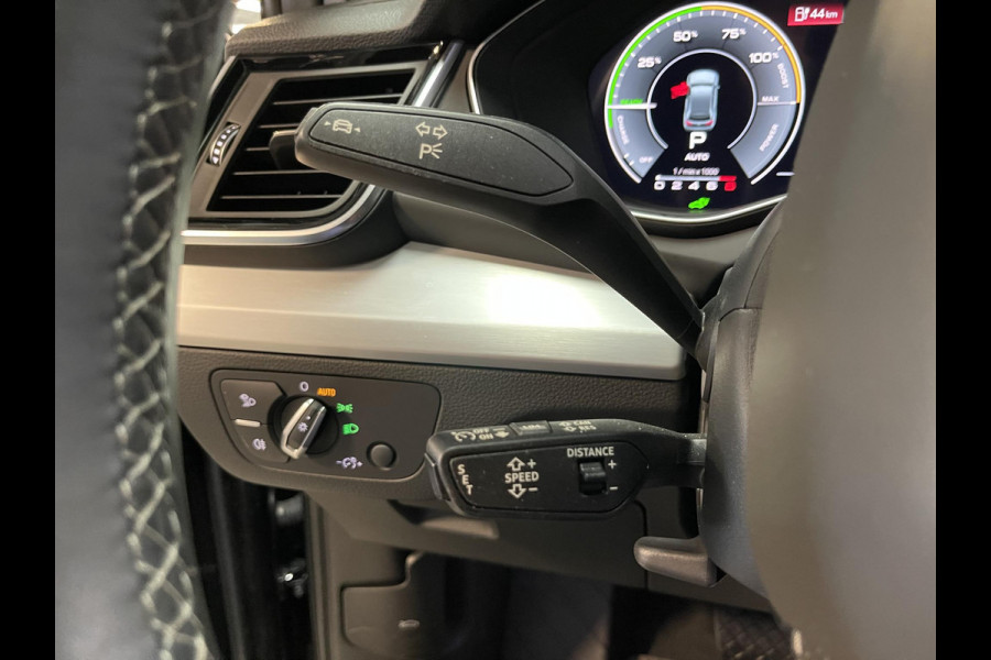 Audi Q5 55 TFSI e S edition Competition 19"/Sportstoelen/Stoelverwarming/Adaptieve cruise/Dodehoek/Camera/Apple Carplay & Android Auto