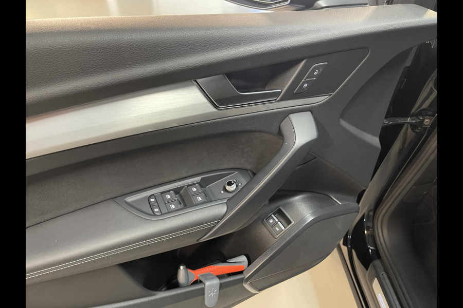 Audi Q5 55 TFSI e S edition Competition 19"/Sportstoelen/Stoelverwarming/Adaptieve cruise/Dodehoek/Camera/Apple Carplay & Android Auto