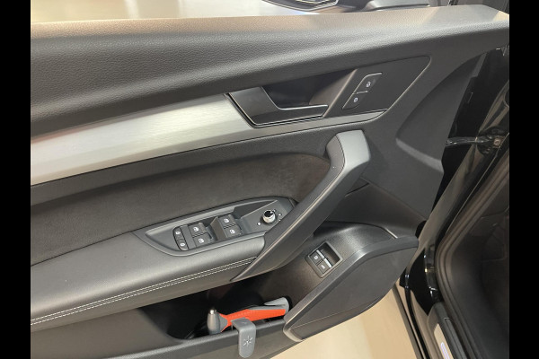 Audi Q5 55 TFSI e S edition Competition 19"/Sportstoelen/Stoelverwarming/Adaptieve cruise/Dodehoek/Camera/Apple Carplay & Android Auto