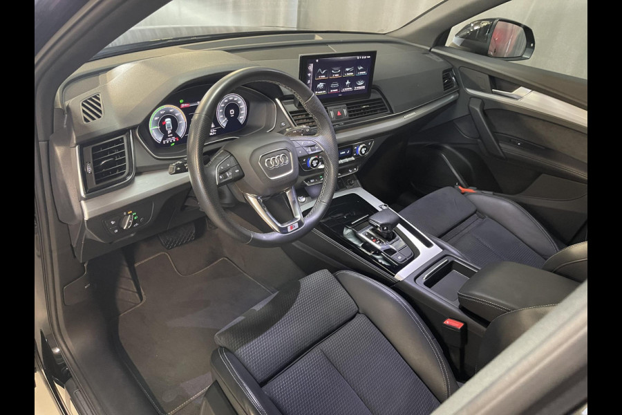 Audi Q5 55 TFSI e S edition Competition 19"/Sportstoelen/Stoelverwarming/Adaptieve cruise/Dodehoek/Camera/Apple Carplay & Android Auto