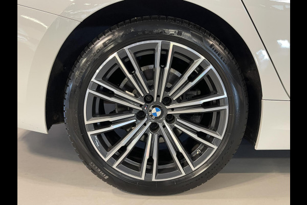 BMW 3 Serie Touring 330i M Sport 18"/Panoramadak/Laser LED/Harman Kardon/Dodehoek/Adaptieve cruise/Keyless/Stoelverwarming