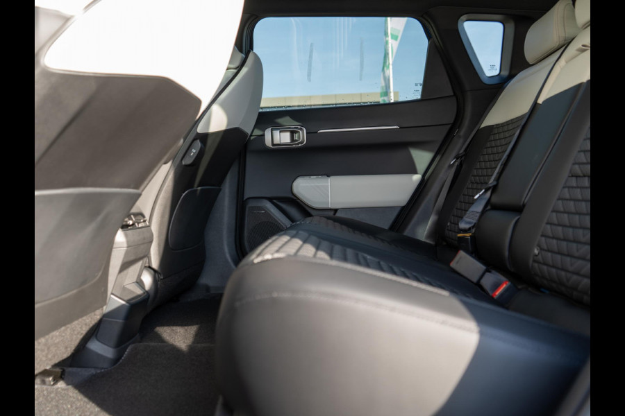 Kia EV4 GT-Line 81.4 kWh | Staat al in bestelling | Schuifkanteldak | Stoel en stuurverwarming | Elektrische achterklep | Panorama | LMV | Speciale kleur