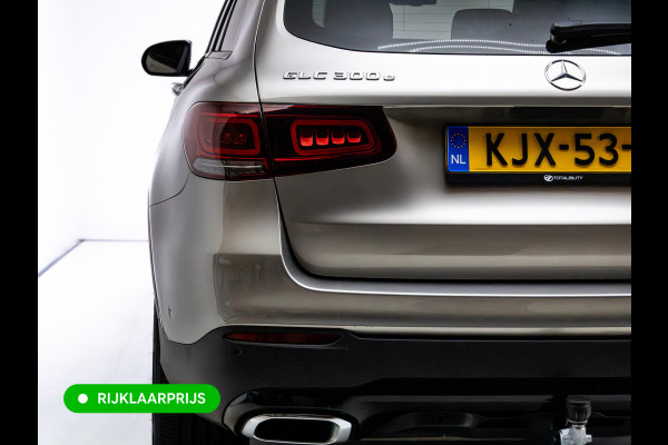 Mercedes-Benz GLC 300e 4MATIC Bus. Solution Lux. | Pano | Luchtvering | Leer | Adaptive cruise | Elec. Trekhaak | Elektrische klep, 360 camera, Stoel-, achterbankverwarming, Stoel ventilatie