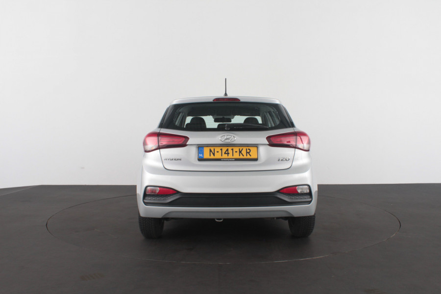 Hyundai i20 1.2 HP > All seeason banden/12 maand BOVAG garantie....