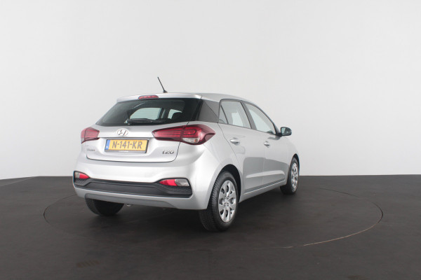 Hyundai i20 1.2 HP > All seeason banden/12 maand BOVAG garantie....