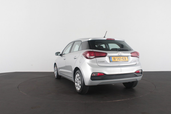 Hyundai i20 1.2 HP > All seeason banden/12 maand BOVAG garantie....