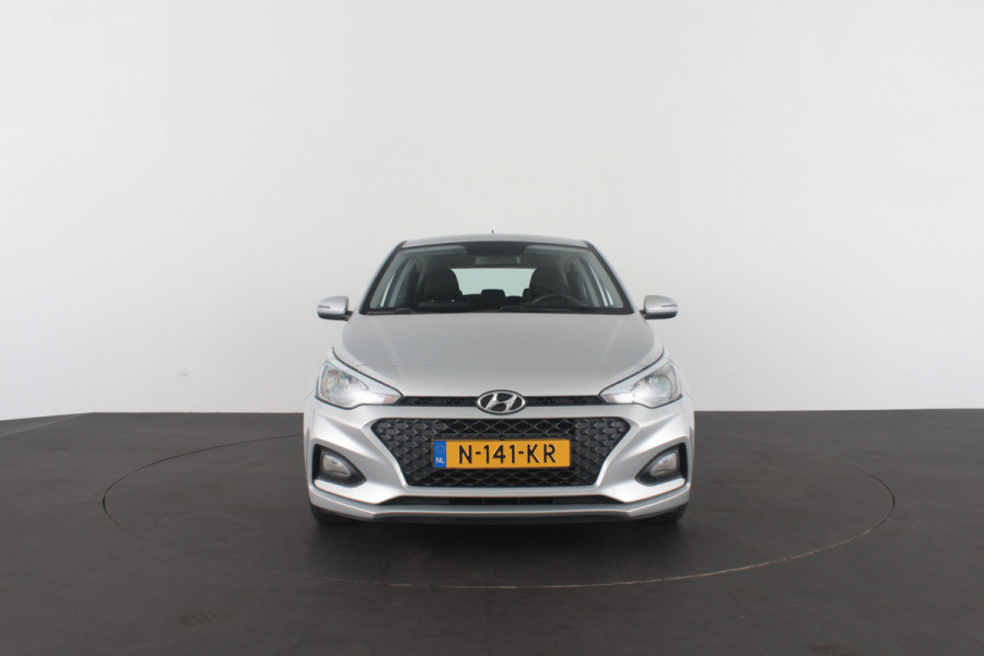 Hyundai i20 1.2 HP > All seeason banden/12 maand BOVAG garantie....