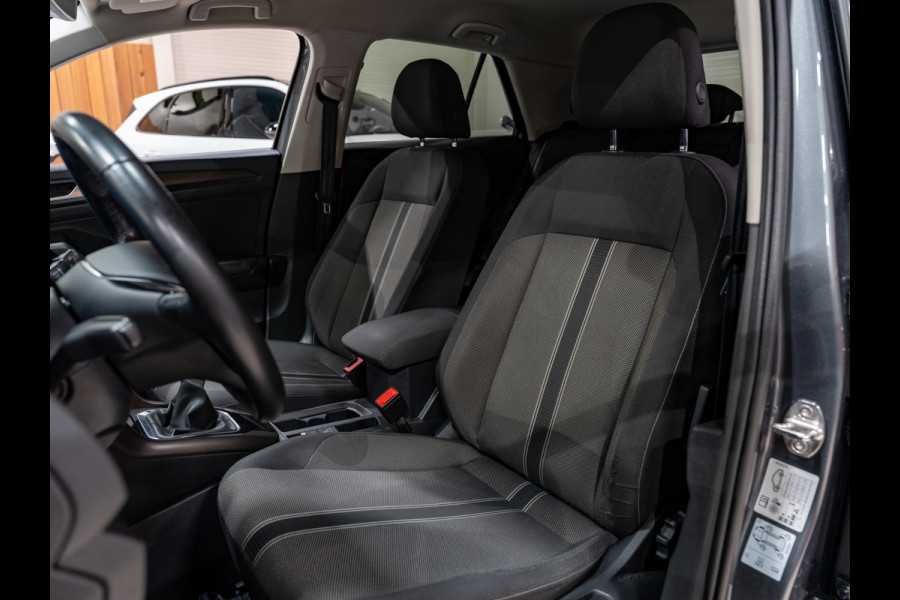 Volkswagen T-Roc 1.0 TSI Style, Apple Carplay, ACC, PDC, Cam, Clima, Private Glas, Multistuur, Volledig Onderhouden