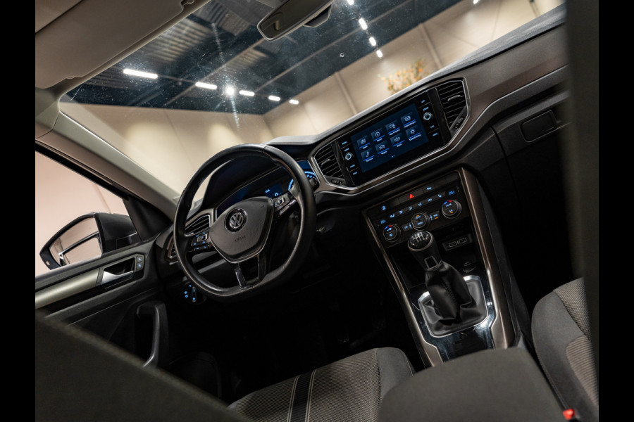 Volkswagen T-Roc 1.0 TSI Style, Apple Carplay, ACC, PDC, Cam, Clima, Private Glas, Multistuur, Volledig Onderhouden