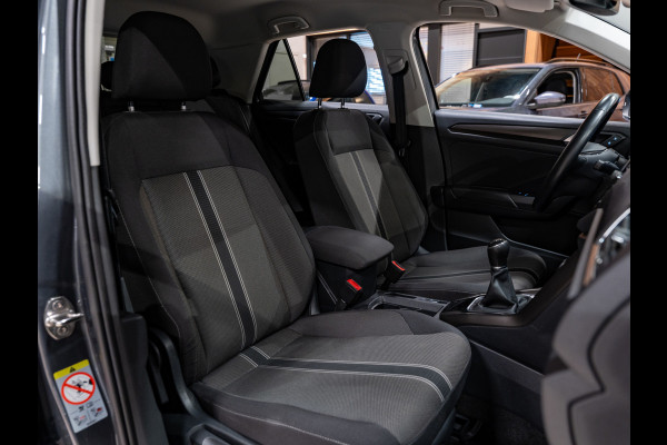 Volkswagen T-Roc 1.0 TSI Style, Apple Carplay, ACC, PDC, Cam, Clima, Private Glas, Multistuur, Volledig Onderhouden