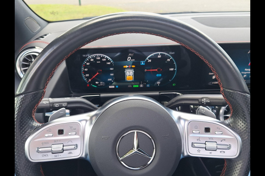 Mercedes-Benz EQA 250 AMG Line 67 kWh | SOH: 93,4% | Panaromadak | Trekhaak | LED |