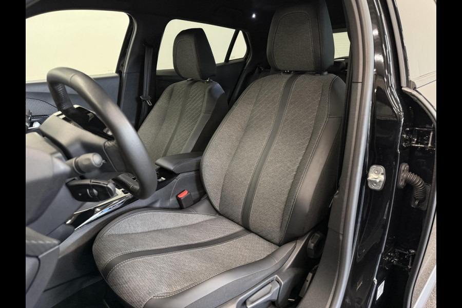 Peugeot 2008 1.2 Puretech Allure 100pk Navigatie Camera Apple Carplay Android Auto Parkeersensoren Cruise Control Stoelverwarming Climate Control Lichtmetalen velgen