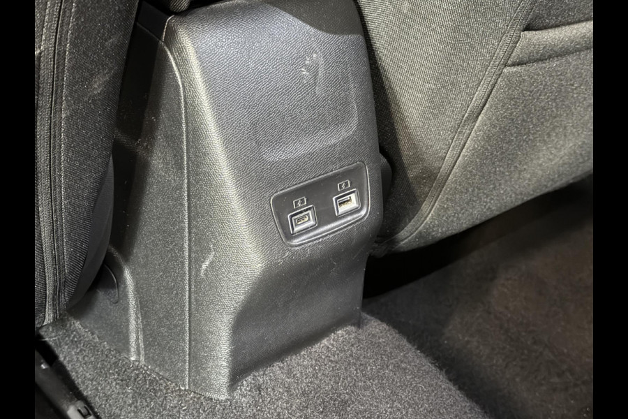 Peugeot 2008 1.2 Puretech Allure 100pk Navigatie Camera Apple Carplay Android Auto Parkeersensoren Cruise Control Stoelverwarming Climate Control Lichtmetalen velgen