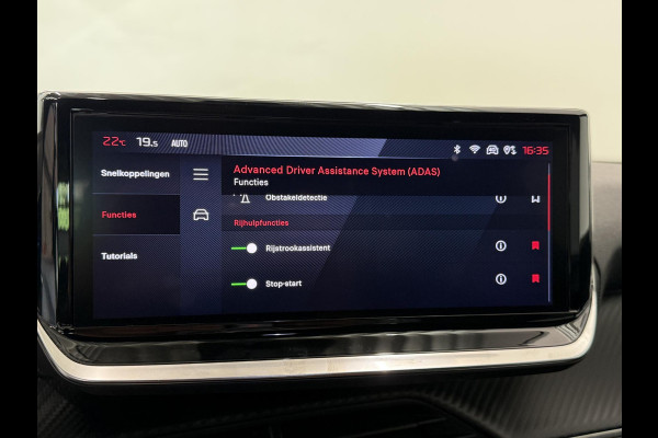 Peugeot 2008 1.2 Puretech Allure 100pk Navigatie Camera Apple Carplay Android Auto Parkeersensoren Cruise Control Stoelverwarming Climate Control Lichtmetalen velgen