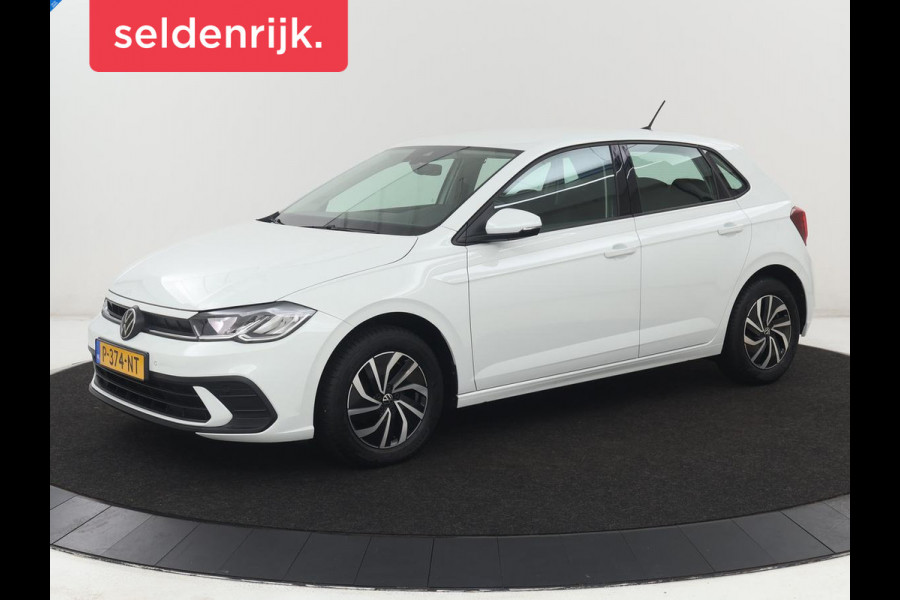 Volkswagen Polo 1.0 TSI Life | Navigatie | Parkeerhulp | Carplay | Adaptive Cruise | Full LED | Digital Cockpit | Airco | Bluetooth | DAB | Lichtmetalen velgen