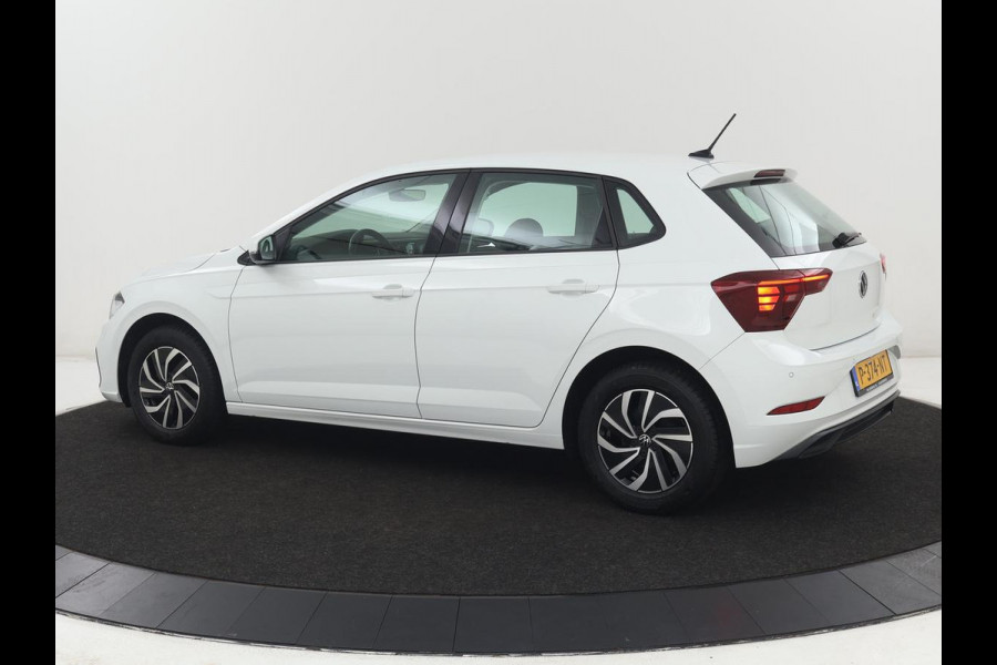 Volkswagen Polo 1.0 TSI Life | Navigatie | Parkeerhulp | Carplay | Adaptive Cruise | Full LED | Digital Cockpit | Airco | Bluetooth | DAB | Lichtmetalen velgen