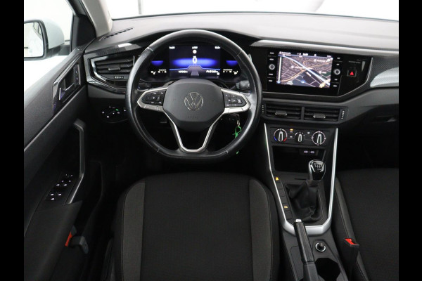 Volkswagen Polo 1.0 TSI Life | Navigatie | Parkeerhulp | Carplay | Adaptive Cruise | Full LED | Digital Cockpit | Airco | Bluetooth | DAB | Lichtmetalen velgen