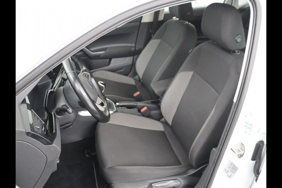 Volkswagen Polo 1.0 TSI Life | Navigatie | Parkeerhulp | Carplay | Adaptive Cruise | Full LED | Digital Cockpit | Airco | Bluetooth | DAB | Lichtmetalen velgen