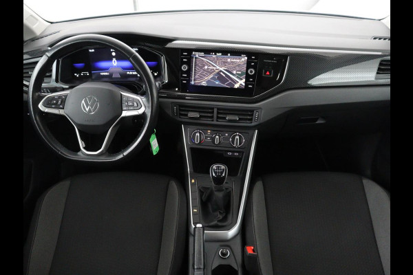 Volkswagen Polo 1.0 TSI Life | Navigatie | Parkeerhulp | Carplay | Adaptive Cruise | Full LED | Digital Cockpit | Airco | Bluetooth | DAB | Lichtmetalen velgen