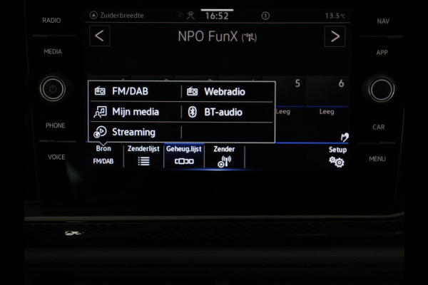 Volkswagen Polo 1.0 TSI Life | Navigatie | Parkeerhulp | Carplay | Adaptive Cruise | Full LED | Digital Cockpit | Airco | Bluetooth | DAB | Lichtmetalen velgen