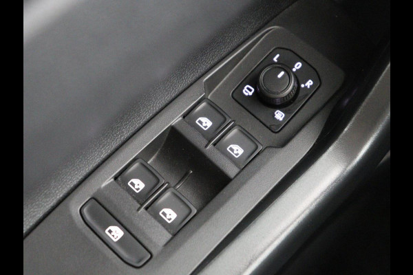 Volkswagen Polo 1.0 TSI Life | Navigatie | Parkeerhulp | Carplay | Adaptive Cruise | Full LED | Digital Cockpit | Airco | Bluetooth | DAB | Lichtmetalen velgen