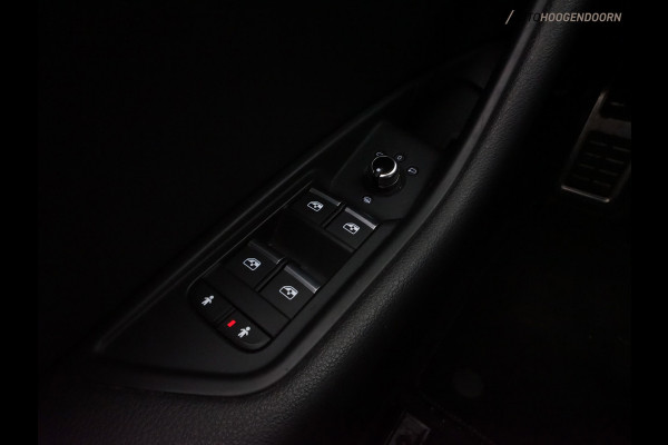 Audi A4 Avant 35 TFSI MHEV Sport 3x S line (PREMIUM KLEUR,TREKHAAK,APPLE CARPLAY,STOELVERWARMING,PARKEERSENSOREN,LED,TOPCONDITIE)