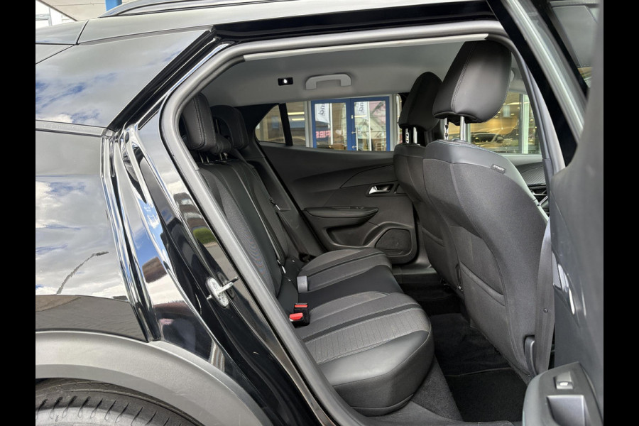 Peugeot e-2008 EV Allure Pack 50 kWh | 93,9% SOH | Navi | Achteruitrijcamera | Cruise Control | Climate Control | Dealer onderhouden |