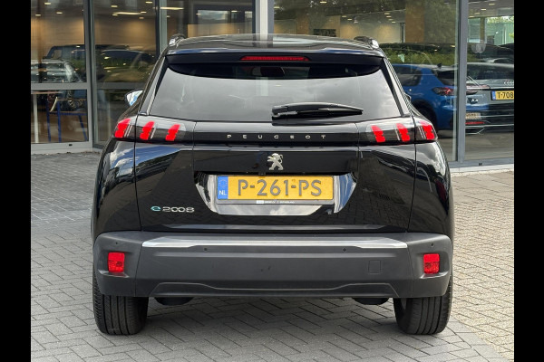 Peugeot e-2008 EV Allure Pack 50 kWh | 93,9% SOH | Navi | Achteruitrijcamera | Cruise Control | Climate Control | Dealer onderhouden |