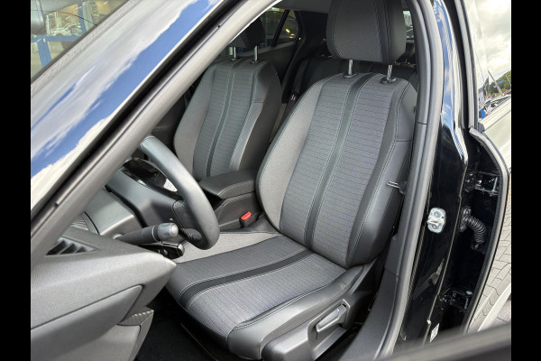 Peugeot e-2008 EV Allure Pack 50 kWh | 93,9% SOH | Navi | Achteruitrijcamera | Cruise Control | Climate Control | Dealer onderhouden |