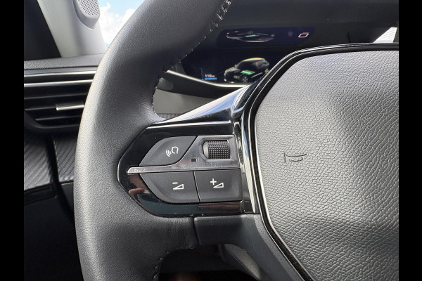 Peugeot e-2008 EV Allure Pack 50 kWh | 93,9% SOH | Navi | Achteruitrijcamera | Cruise Control | Climate Control | Dealer onderhouden |