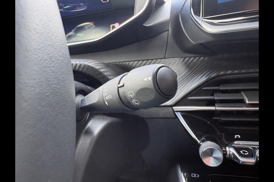 Peugeot e-2008 EV Allure Pack 50 kWh | 93,9% SOH | Navi | Achteruitrijcamera | Cruise Control | Climate Control | Dealer onderhouden |
