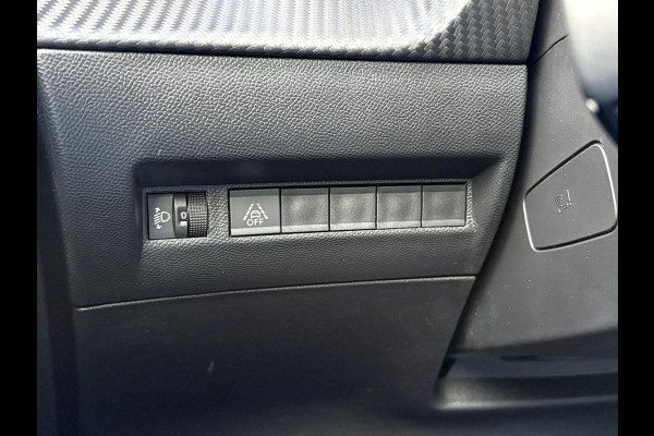 Peugeot e-2008 EV Allure Pack 50 kWh | 93,9% SOH | Navi | Achteruitrijcamera | Cruise Control | Climate Control | Dealer onderhouden |